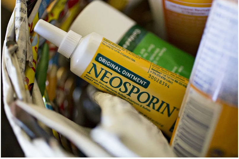 在鼻腔中涂抹孚诺软膏（Neosporin）真的可以帮助预防病毒感染吗？
